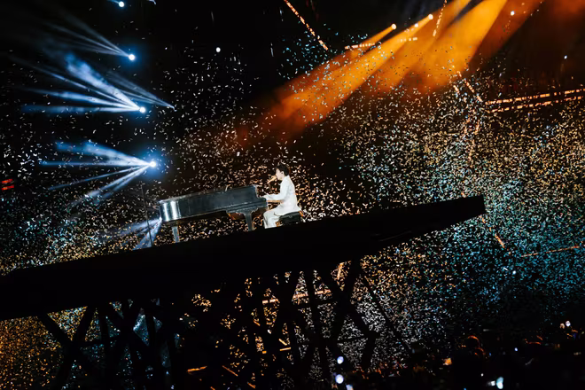 Hình ảnh lãng mạn của Soobin trong “Soobin Live concert: All - Rounder The Final”