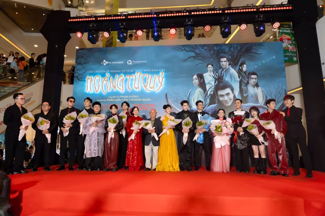 Dàn diễn viên của &quot;Hoàng tử quỷ&quot; tại sự kiện công chiếu chính thức