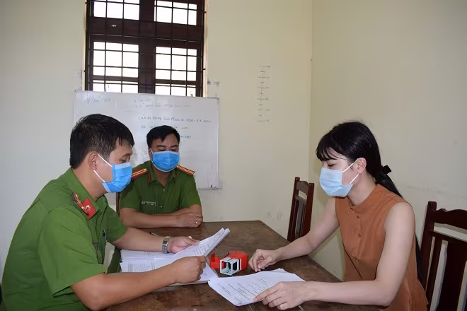 Cơ quan điều tra lấy lời khai của đối tượng Cơ quan điều tra lấy lời khai của đối tượng