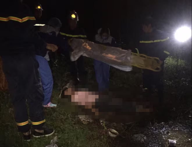 Lực lượng chức năng kịp thời cứu cô gái nhảy cầu tự vẫn Lực lượng chức năng kịp thời cứu cô gái nhảy cầu tự vẫn