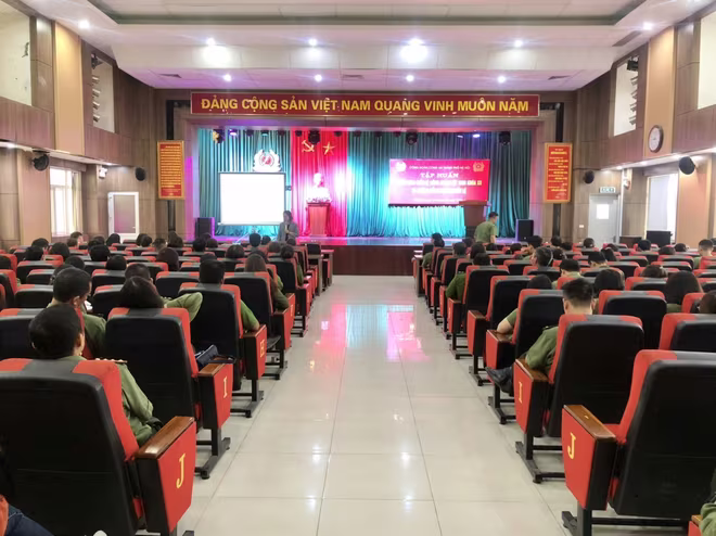 Hội nghị tập huấn Điều lệ Công đoàn Việt Nam cho cán bộ Công đoàn CATP Hội nghị tập huấn Điều lệ Công đoàn Việt Nam cho cán bộ Công đoàn CATP