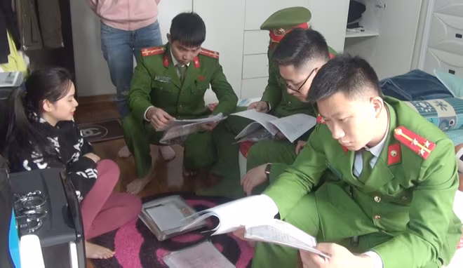 Cơ quan công an khám xét nơi ở của Lê Quang Cường Cơ quan công an khám xét nơi ở của Lê Quang Cường