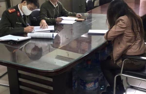 Người phụ nữ bị xử phạt Người phụ nữ bị xử phạt