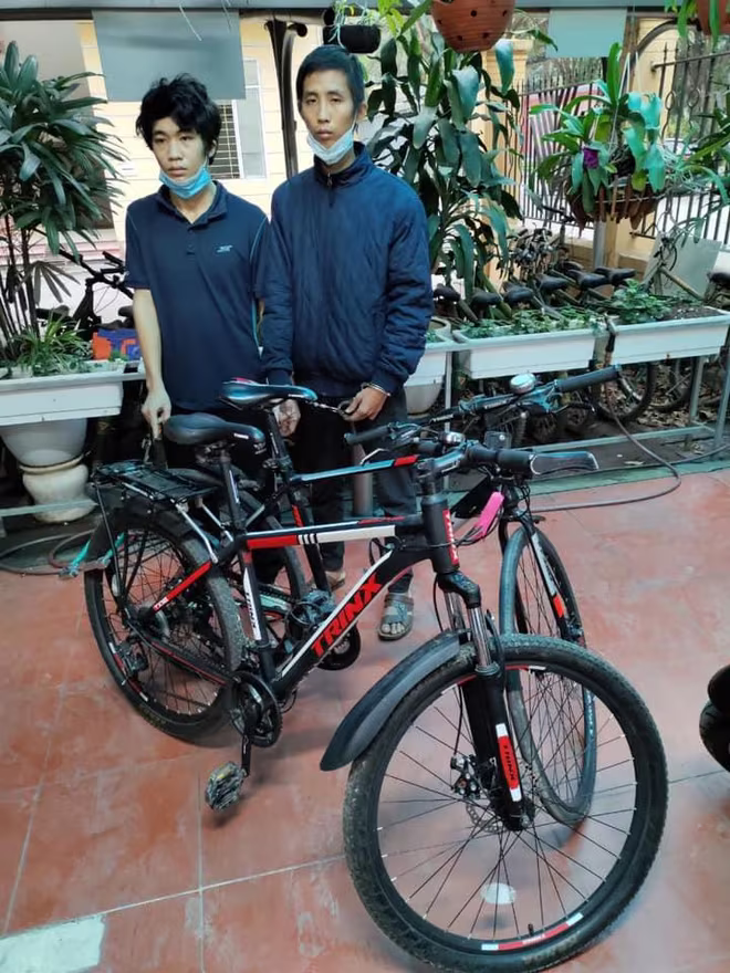 Hai đối tượng trộm cắp tài sản bị bắt giữ Hai đối tượng trộm cắp tài sản bị bắt giữ