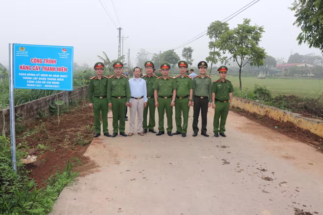 Đoàn Thanh niên Cụm thi đua số 3 đã bàn giao toàn bộ công trình cho Đoàn Thanh niên xã Thuần Mỹ tiếp tục bảo vệ, chăm sóc Đoàn Thanh niên Cụm thi đua số 3 đã bàn giao toàn bộ công trình cho Đoàn Thanh niên xã Thuần Mỹ tiếp tục bảo vệ, chăm sóc