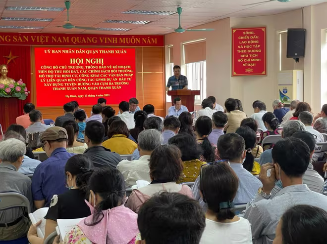 Hội nghị công bố chủ trương, thông báo về kế hoạch tiến độ thu hồi đất, các chính sách bồi thường, hỗ trợ tái định cư, công khai các văn bản pháp liên quan đến công tác giải phóng mặt bằng dự án đầu tư xây dựng tuyến đường vào cụm ba trường Thanh Xuân Nam Hội nghị công bố chủ trương, thông báo về kế hoạch tiến độ thu hồi đất, các chính sách bồi thường, hỗ trợ tái định cư, công khai các văn bản pháp liên quan đến công tác giải phóng mặt bằng dự án đầu tư xây dựng tuyến đường vào cụm ba trường Thanh Xuân Nam