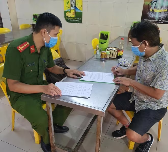 Kích hoạt các tổ công tác phòng chống dịch ở địa bàn cơ sở ảnh 4 Kích hoạt các tổ công tác phòng chống dịch ở địa bàn cơ sở ảnh 4