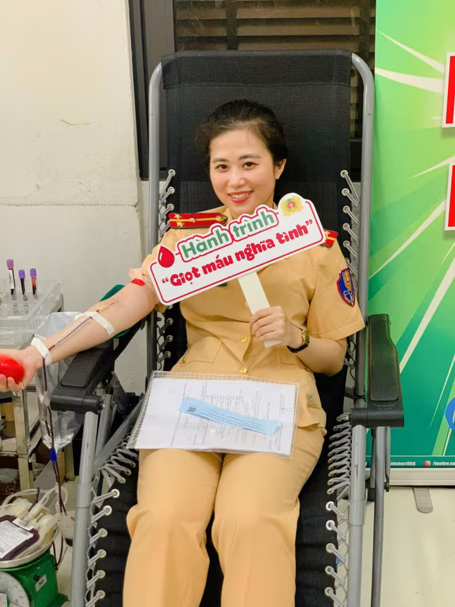 Hành trình giọt máu nghĩa tình thu hút nhiều CBCS trẻ tham gia Hành trình giọt máu nghĩa tình thu hút nhiều CBCS trẻ tham gia