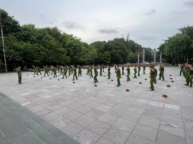 Kiểm tra các bài võ Công an Kiểm tra các bài võ Công an