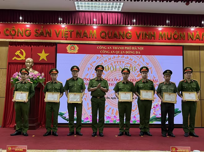 Các tập thể, cá nhân nhận khen thưởng trong các phong trào thi đua