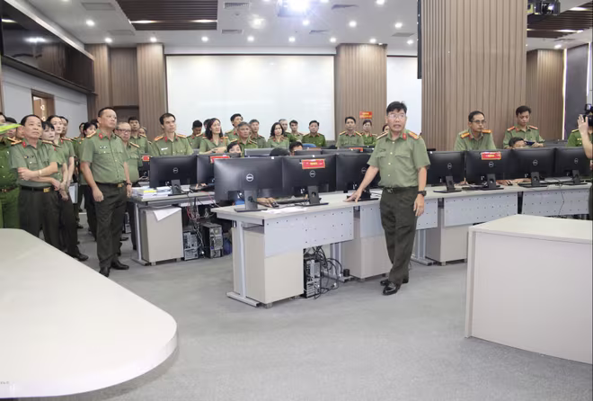 Các đại biểu tham quan, thảo luận về các mô hình, cách làm sáng tạo góp phần nâng cao hiệu quả công tác đấu tranh, phòng, chống tội phạm trong tình hình mới Các đại biểu tham quan, thảo luận về các mô hình, cách làm sáng tạo góp phần nâng cao hiệu quả công tác đấu tranh, phòng, chống tội phạm trong tình hình mới