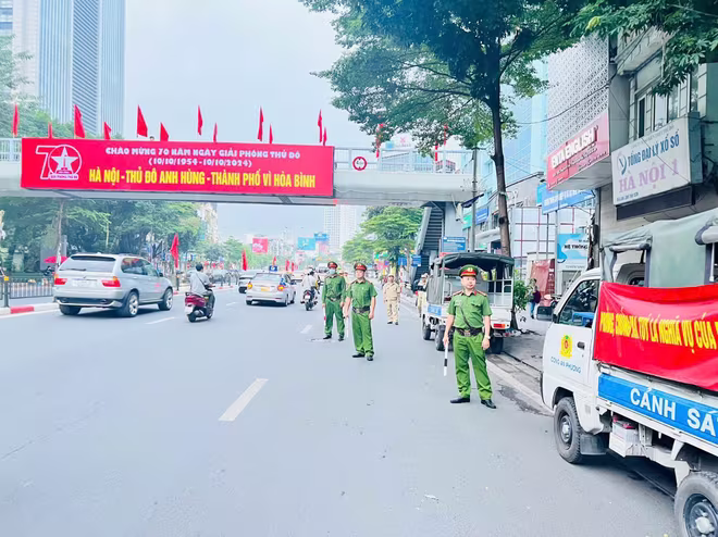 Tuần tra xử lý các trường hợp vi phạm giao thông, trật tự đô thị Tuần tra xử lý các trường hợp vi phạm giao thông, trật tự đô thị