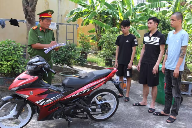 Nhóm đối tượng gây rối trật tự công công bị bắt giữ Nhóm đối tượng gây rối trật tự công công bị bắt giữ