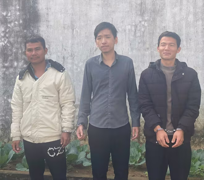 Các đối tượng mua bán pháo nổ bị bắt giữ