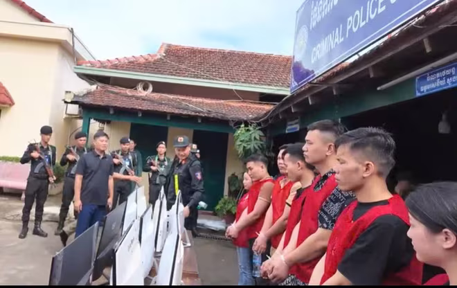 Bắt giữ các đối tượng cầm đầu trong đường dây Bắt giữ các đối tượng cầm đầu trong đường dây