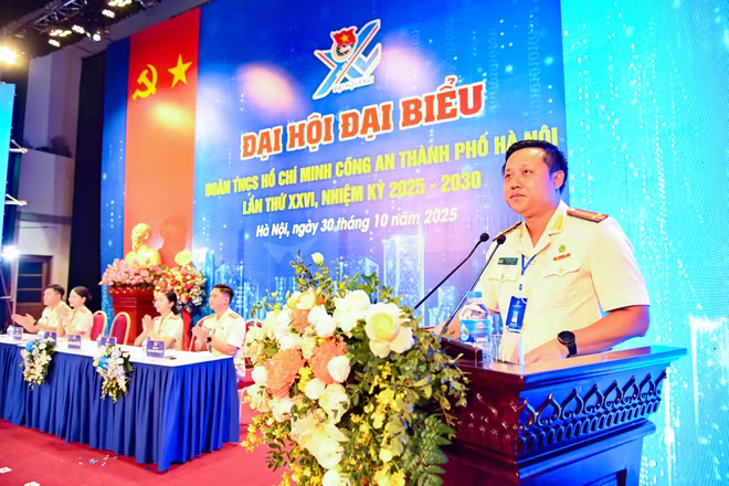 Trung tá Bùi Mạnh Hùng, Trưởng Ban Thanh niên Công an Thủ đô phát biểu tại Đại hội Trung tá Bùi Mạnh Hùng, Trưởng Ban Thanh niên Công an Thủ đô phát biểu tại Đại hội