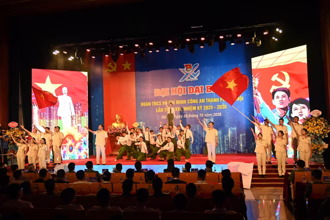 Các tiết mục nghệ thuật đặc sắc chào mừng thành công Đại hội Các tiết mục nghệ thuật đặc sắc chào mừng thành công Đại hội