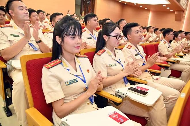 Đại hội là diễn đàn của niềm tin, khát vọng và đổi mới của tuổi trẻ Công an Thủ đô Đại hội là diễn đàn của niềm tin, khát vọng và đổi mới của tuổi trẻ Công an Thủ đô