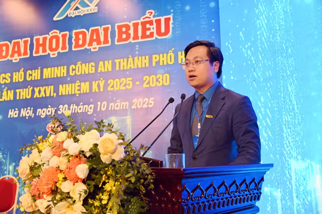 Đồng chí Trần Quang Hưng, Phó Bí thư Thành đoàn Hà Nội phát biểu tại Đại hội Đồng chí Trần Quang Hưng, Phó Bí thư Thành đoàn Hà Nội phát biểu tại Đại hội