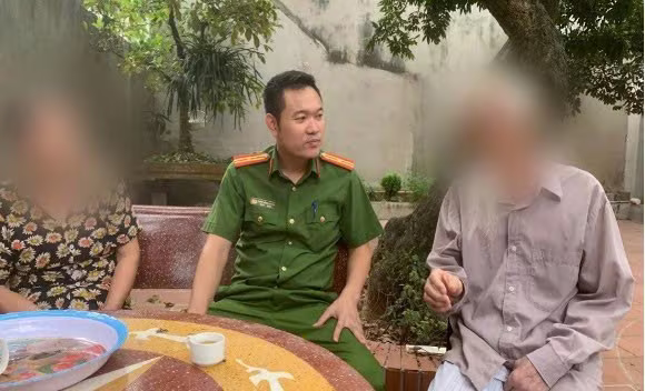 Công an xã Phúc Thọ tuyên truyền về thủ đoạn lừa đảo cho người dân Công an xã Phúc Thọ tuyên truyền về thủ đoạn lừa đảo cho người dân