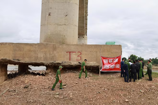 Cơ quan điều tra khởi tố vụ án vi phạm quy định về xây dựng gây hậu quả nghiêm trọng xảy ra tại cầu Sông Lô Cơ quan điều tra khởi tố vụ án vi phạm quy định về xây dựng gây hậu quả nghiêm trọng xảy ra tại cầu Sông Lô