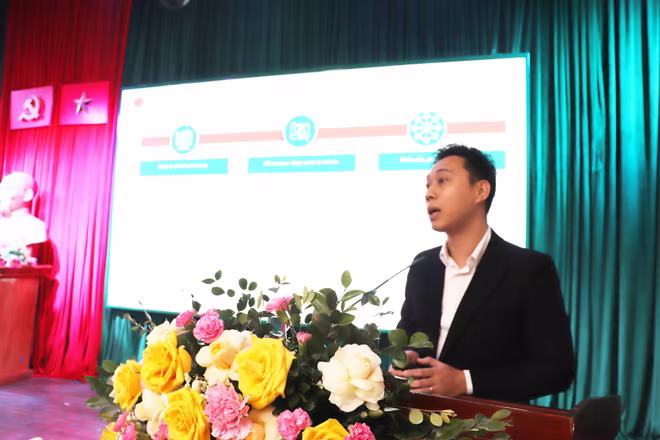 Đại diện Công ty Gtel hướng dẫn các quy trình vận hành phần mềm