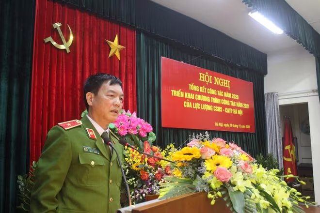 Thiếu tướng Hoàng Văn Vĩnh, Cục phó Cục CSHS Bộ Công an biểu dương những kết quả thành tích của Phòng CSHS CATP Hà Nội đã đạt được trong năm 2020 Thiếu tướng Hoàng Văn Vĩnh, Cục phó Cục CSHS Bộ Công an biểu dương những kết quả thành tích của Phòng CSHS CATP Hà Nội đã đạt được trong năm 2020