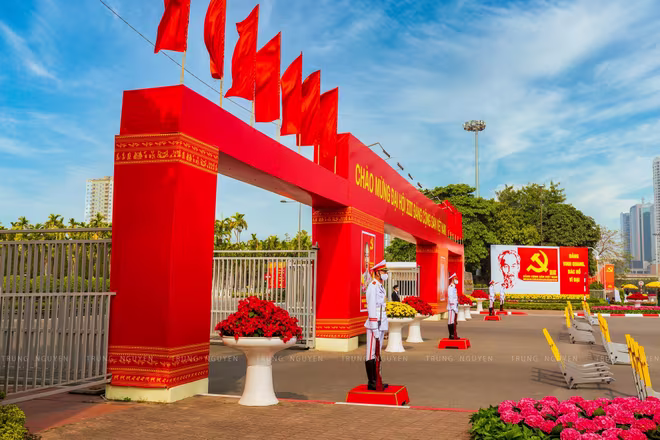 Trong suốt thời gian diễn ra Đại hội, lực lượng bảo vệ của Bộ Công an, CATP Hà Nội thực hiện nghiêm những chỉ đạo, phương án, kế hoạch bảo vệ tuyệt đối an toàn Đại hội Trong suốt thời gian diễn ra Đại hội, lực lượng bảo vệ của Bộ Công an, CATP Hà Nội thực hiện nghiêm những chỉ đạo, phương án, kế hoạch bảo vệ tuyệt đối an toàn Đại hội