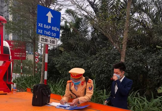 Lực lượng CSGT toàn quốc tăng cường kiểm tra xử lý vi phạm, phòng ngừa TNGT Lực lượng CSGT toàn quốc tăng cường kiểm tra xử lý vi phạm, phòng ngừa TNGT