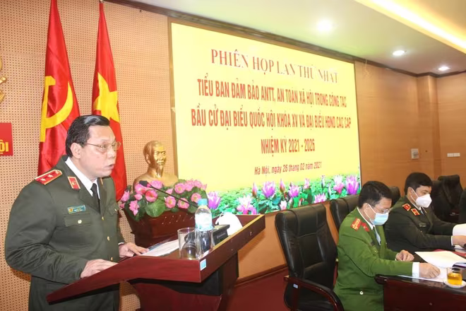 Trung tướng Nguyễn Hải Trung, Giám đốc CATP Hà Nội phát biểu kết luận phiên họp lần thứ Nhất