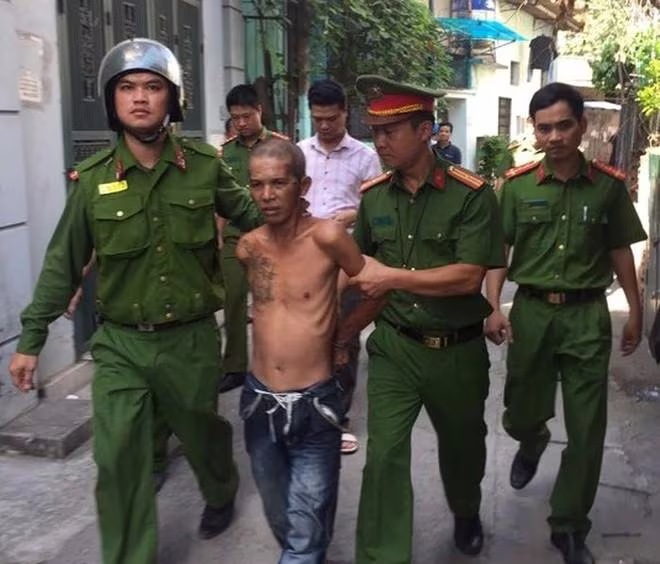 Lực lượng Công an kịp thời trấn áp các đối tượng, hành vi vi phạm pháp luật từ sớm, từ xa Lực lượng Công an kịp thời trấn áp các đối tượng, hành vi vi phạm pháp luật từ sớm, từ xa