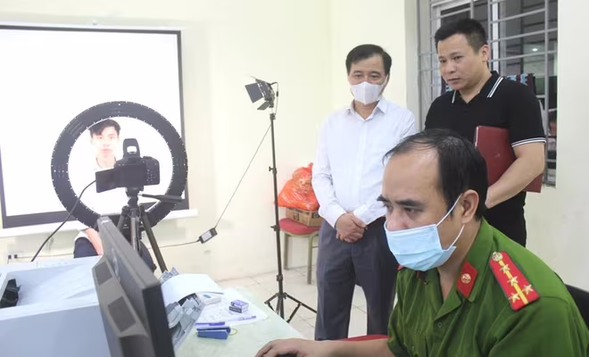 Cho tới thời điểm này, công tác cấp CCCD gắn chíp của CAQ Cầu Giấy đang được đơn vị triển khai hiệu quả Cho tới thời điểm này, công tác cấp CCCD gắn chíp của CAQ Cầu Giấy đang được đơn vị triển khai hiệu quả