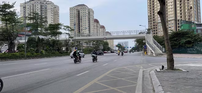 Người dân đi lại thông thoáng, an toàn trên các tuyến đường