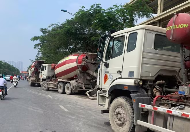 Hàng loạt các xe tải, xe bồn trộn bê tông vi phạm đã bị CSGT phát hiện, xử lý nghiêm