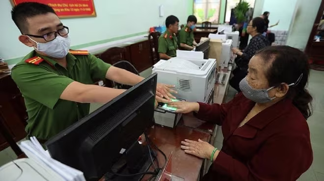 Lực lượng Công an cơ sở tăng cường chuyển biến hiệu quả, mạnh mẽ công tác cấp CCCD gắn chip