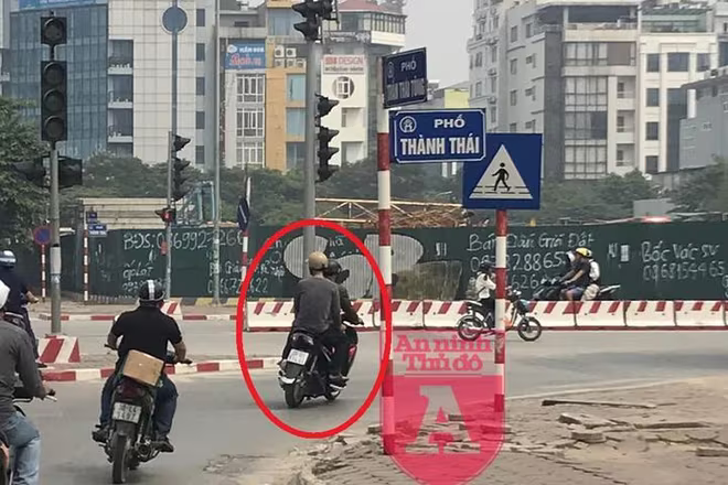 Các đối tượng đi gây án bị trinh sát của Phòng CSHS bám theo truy bắt Các đối tượng đi gây án bị trinh sát của Phòng CSHS bám theo truy bắt