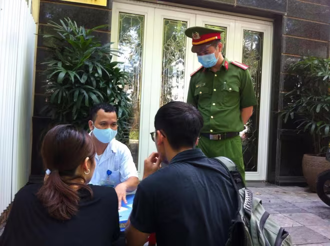 Việc xử lý nghiêm những vi phạm về khẩu trang góp phần nâng cao hiệu quả phòng, chống dịch Covid-19 trên địa bàn Việc xử lý nghiêm những vi phạm về khẩu trang góp phần nâng cao hiệu quả phòng, chống dịch Covid-19 trên địa bàn