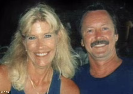 Mike Sisco và Karen Harkness Mike Sisco và Karen Harkness