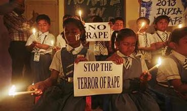 Học sinh Ấn Độ biểu tình chống nạn hiếp dâm