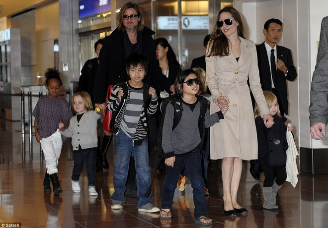 Đại gia đình Brangelina rồng rắn nhau sang Nhật ảnh 5 Đại gia đình Brangelina rồng rắn nhau sang Nhật ảnh 5