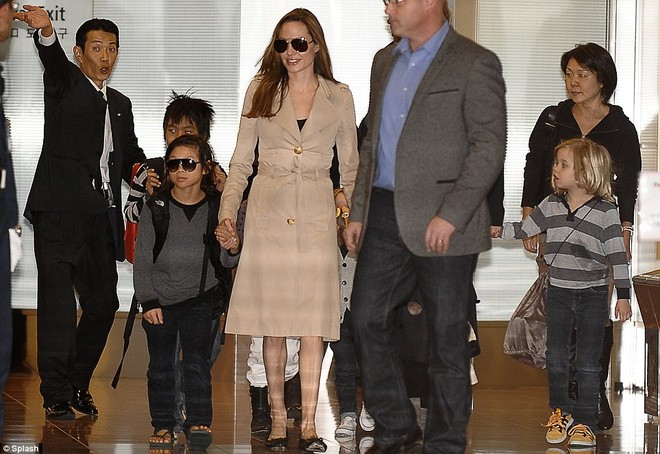 Đại gia đình Brangelina rồng rắn nhau sang Nhật ảnh 6 Đại gia đình Brangelina rồng rắn nhau sang Nhật ảnh 6
