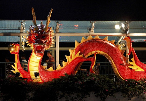 Chùm ảnh: Người dân Trung Quốc háo hức chào đón năm Rồng ảnh 8 Chùm ảnh: Người dân Trung Quốc háo hức chào đón năm Rồng ảnh 8