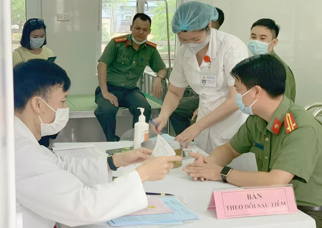 Bệnh viện 19-8 tổ chức tiêm chủng theo 2 đợt, mỗi đợt cách nhau khoảng 3 tháng với khoảng trên 800 người được tiêm chủng mỗi đợt