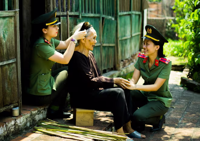 Tác phẩm ghi lại những khoảnh khắc đẹp, chân thực trong cuộc sống hằng ngày Tác phẩm ghi lại những khoảnh khắc đẹp, chân thực trong cuộc sống hằng ngày