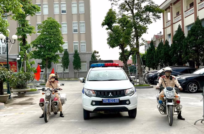 CSGT-TT Công an huyện Ba Vì thực hiện đợt cao điểm kiểm tra, xử lý các hành vi vi phạm giao thông CSGT-TT Công an huyện Ba Vì thực hiện đợt cao điểm kiểm tra, xử lý các hành vi vi phạm giao thông