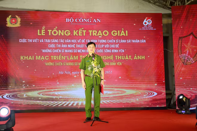 Trung tướng Nguyễn Duy Ngọc, Ủy viên Trung ương Đảng, Thứ trưởng Bộ Công an phát biểu tại buổi lễ Trung tướng Nguyễn Duy Ngọc, Ủy viên Trung ương Đảng, Thứ trưởng Bộ Công an phát biểu tại buổi lễ