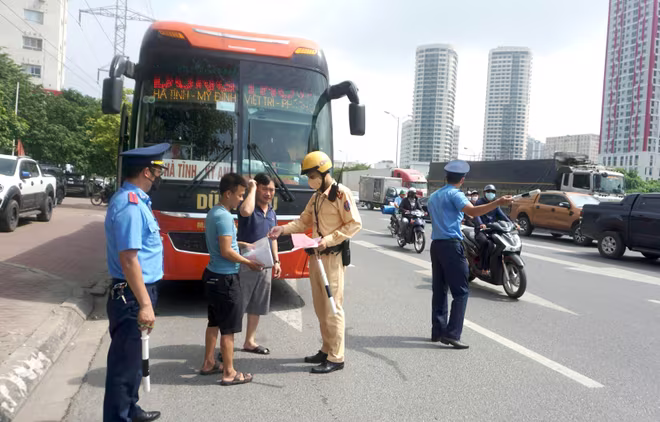 Các trường hợp dừng đỗ đón trả khách sai quy định bị xử lý Các trường hợp dừng đỗ đón trả khách sai quy định bị xử lý