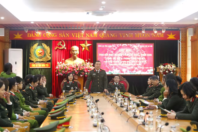 Đại tá Trần Văn Hùng, Trưởng phòng Công tác đảng và công tác chính trị, CATP Hà Nội khẳng định những sáng tạo, đổi mới trong hoạt động của Hội Phụ nữ Đại tá Trần Văn Hùng, Trưởng phòng Công tác đảng và công tác chính trị, CATP Hà Nội khẳng định những sáng tạo, đổi mới trong hoạt động của Hội Phụ nữ