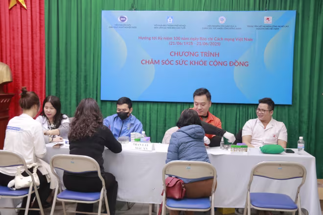 Chương trình chăm sóc sức khỏe cho cán bộ, viên chức, người lao động tại các cơ quan báo chí.