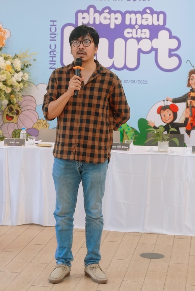 Biên kịch Đinh Tiến Dũng